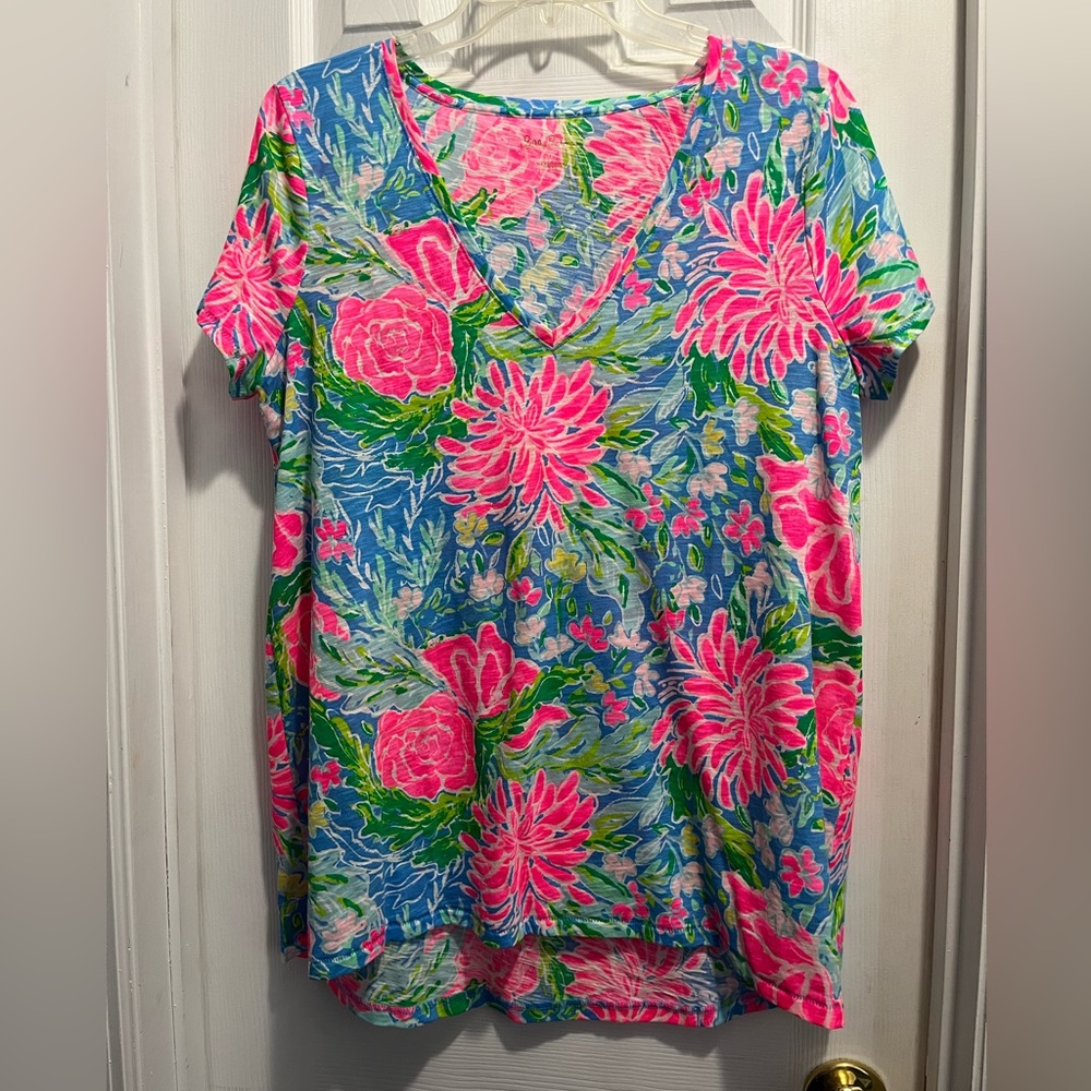 NWT Lilly Pulitzer Etta V Neck shirt, size L (women’s)